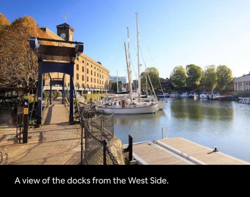 Historic Dutch Barge, Idyllic Location Hotel London Kültér fotó